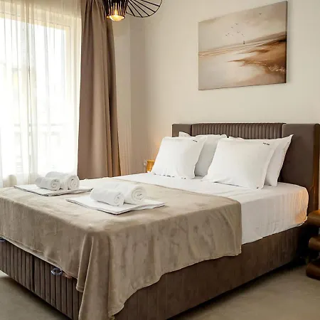 Апартаменти Stylish Flat With Parking - St Constantine&helena By Flat Mаnаger